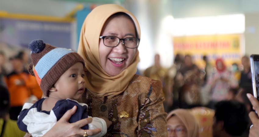 Wabup Lumajang Bunda Indah Jemput Pengungsi Kerusuhan Wamena di Tanjung Perak