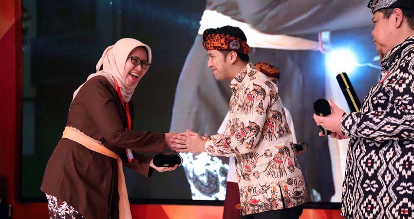 Wabup Lumajang Terima Penghargaan SAKIP Award di Bali