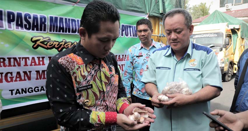 Operasi Pasar di Lumajang Harga Bawang Putih Rp 28 Ribu, Bupati Untuk Konsumsi Masyarakat