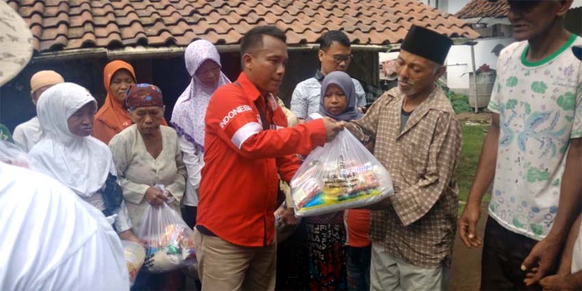 Peradi, Lanusa dan IWL Santuni Para Janda Lumajang