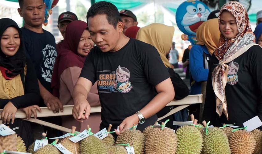 Bupati dan Wabup Lumajang Buka Event Serbu Durian