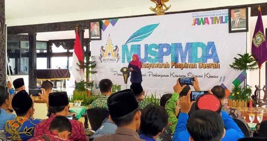 Gubernur Khofifah Hadiri Muspimda PMII di Lumajang