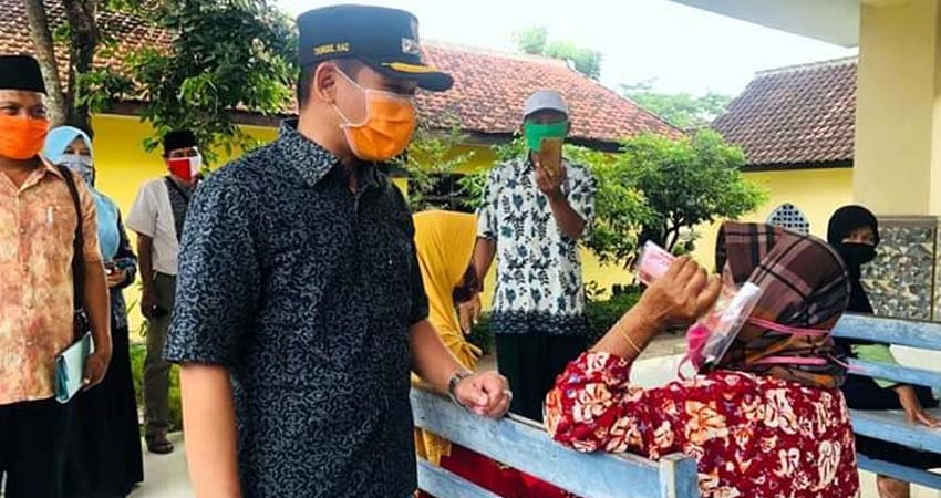 Pastikan Tepat Sasaran Bupati Lumajang Pantau Langsung Penyaluran BLT Dana Desa