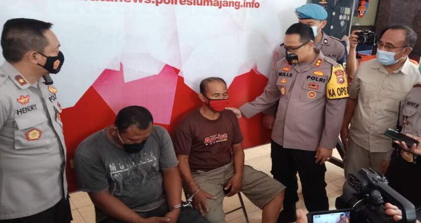 Dua pelaku Curwan yang berhasil diamankan Tim Kuro Polres Lumajang dan Reskrim Polsek Tekung.