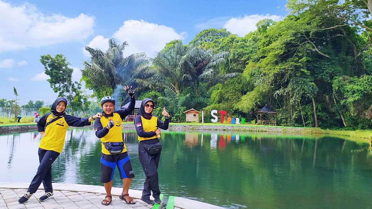 Sumber Takir Park, Suguhkan Pemandian Alam hingga 'Menara Eiffel' untuk Eksplorasi Alam Sekitar