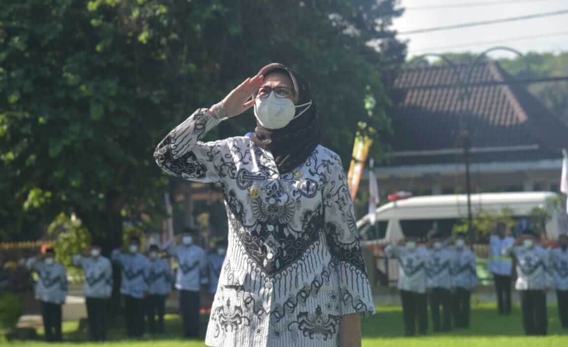 Peringati HUT PGRI dan Hari Guru Nasional, Wabup Lumajang sebut Profesi Guru adalah Mulia dan Tak Tergantikan