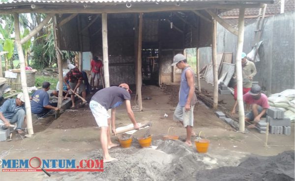 Luput dari Perhatian Pemerintah, Rumah Tak Layak Huni Warga Munder Lumajang Dibangun Tetangga