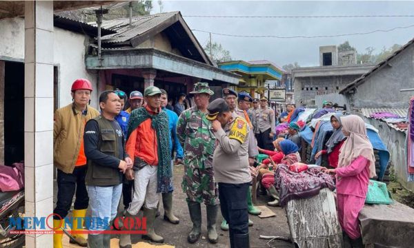 Tinjau Lokasi Banjir dan Longsor Ranupani, Bupati Lumajang Minta Perubahan Konsep Pertanian Jadi Terasering