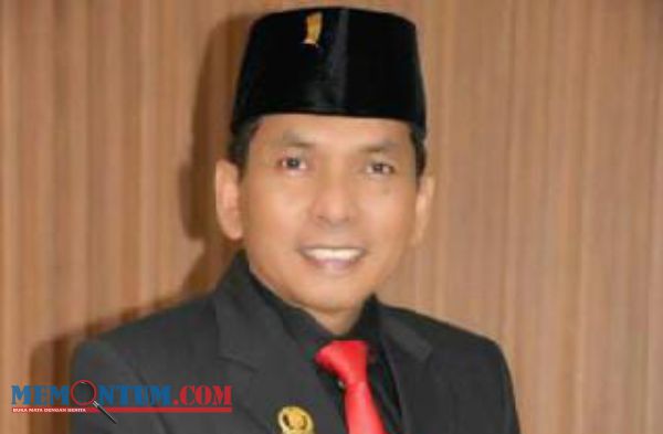 Kunjungi Korban Semeru di Pronojiwo, Politisi Senior PDI-Perjuangan Berikan Bantuan kepada Pengungsi dan Lansia