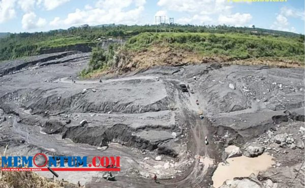 Setelah Tertutup Material Vulkanik Gunung Semeru, Jalur Curah Kobokan Lumajang Kembali Bisa Dilalui