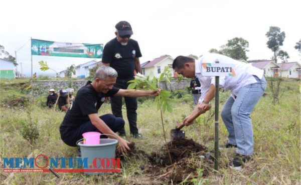 Bupati Lumajang Sebar 1000 Pohon Sukun di Kawasan Relokasi Bumi Semeru Damai Sumbermujur