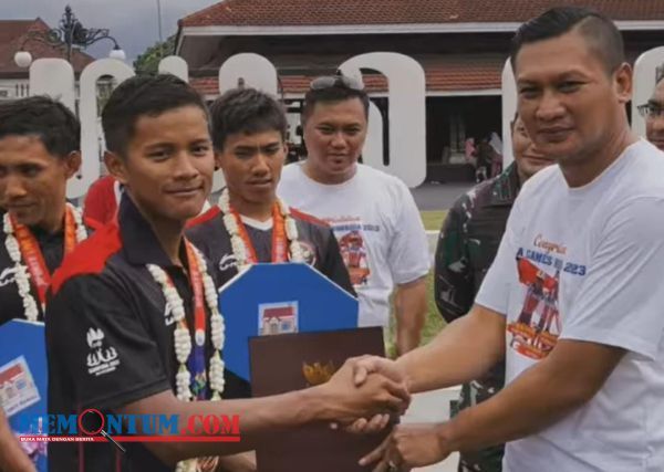 Ketua DPRD bersama Bupati Lumajang Beri Reward Atlet Peraih Medali Sea Games 2023